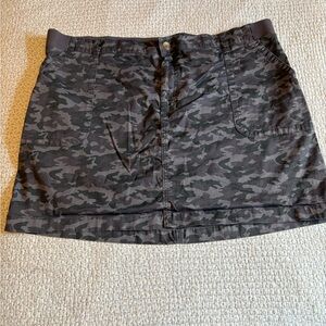 Lee Women's Camouflage Skort - Black and Gray